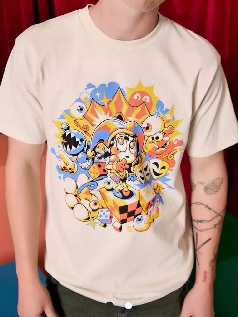 Hot topic digital Circus Pomni collage T shirt Size Small Like New beige graphic